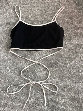 Capri by Witney (Mono B) Black Crop Top with White Trim and Wrap Ties- size Larg
